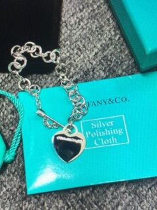 Tiffany & Co. Silver Heart Bracelet - Picture 4 of 7